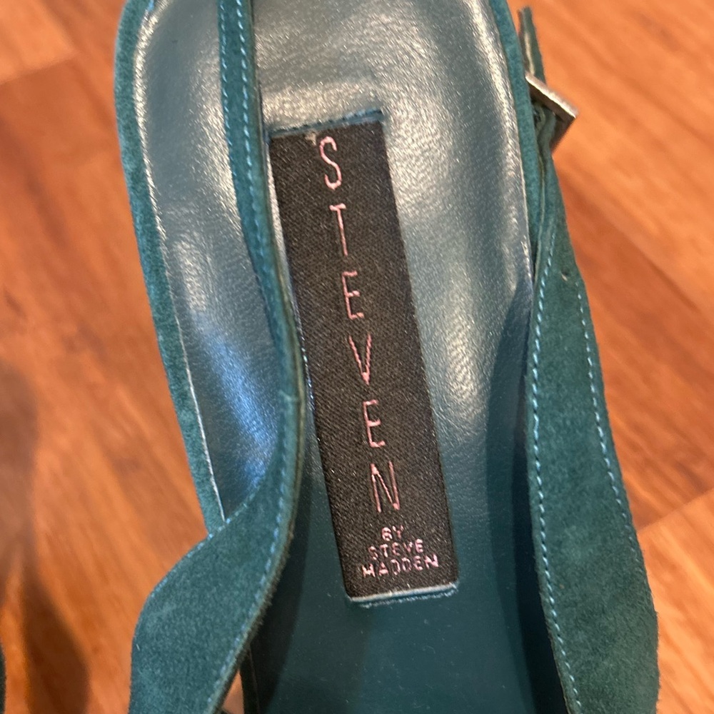 Steve Madden Vintage Teal Heart-Detail Heels 7.5 - Picture 2 of 8